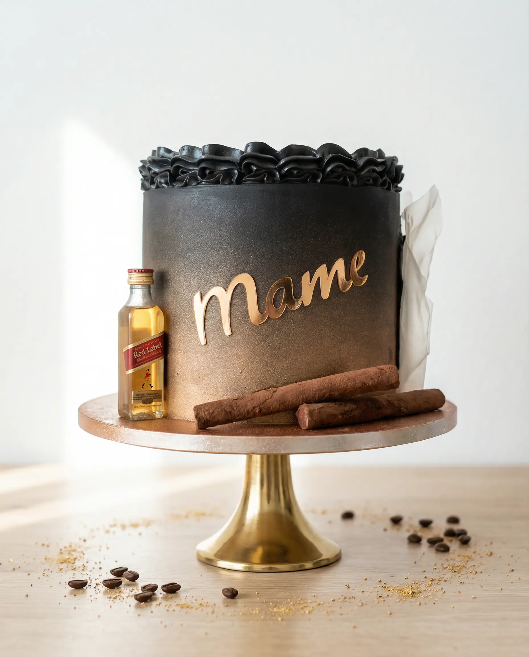 Gâteau d'anniversaire homme noir et or avec décoration cigare